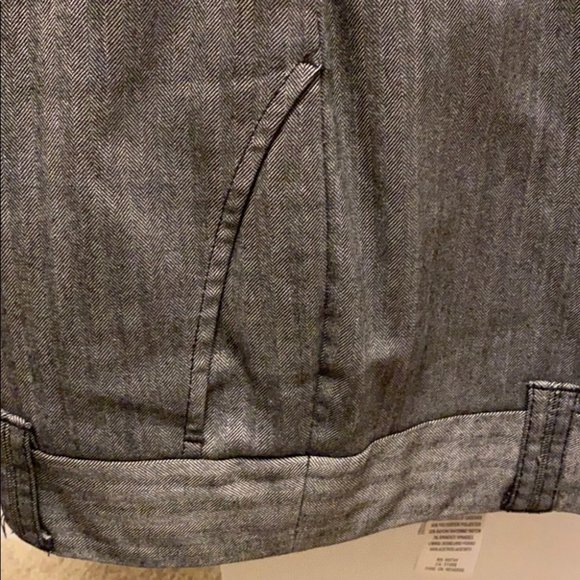 BCBGMAXAZRIA Kristen Grey Stripe 0 Dress Pants - Picture 7 of 8